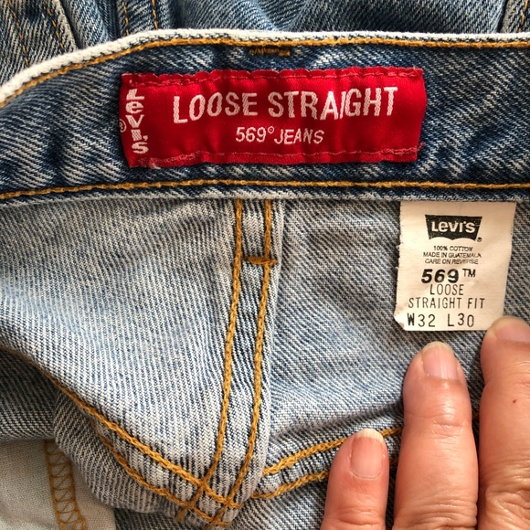 CLEARANCE 5 for $20 SALE Levi’s 569 Denim Shorts | 32 | G1-13 - Picture 4 of 4